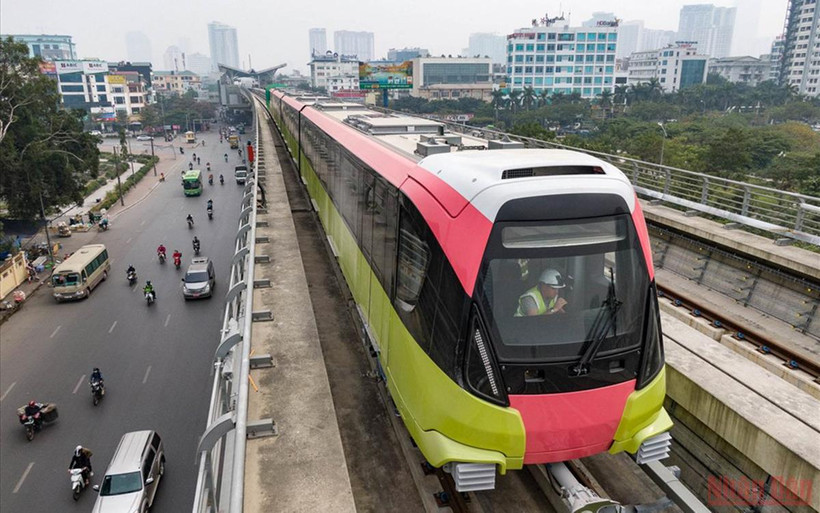 Chạy thử tàu điện dự án đường sắt Nhổn - Ga Hà Nội đoạn trên cao.