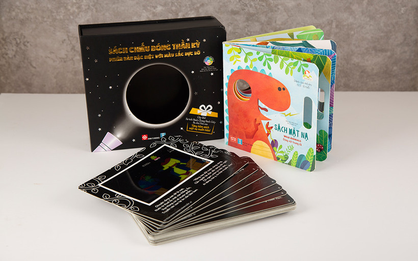 Sách chiếu bóng màu.