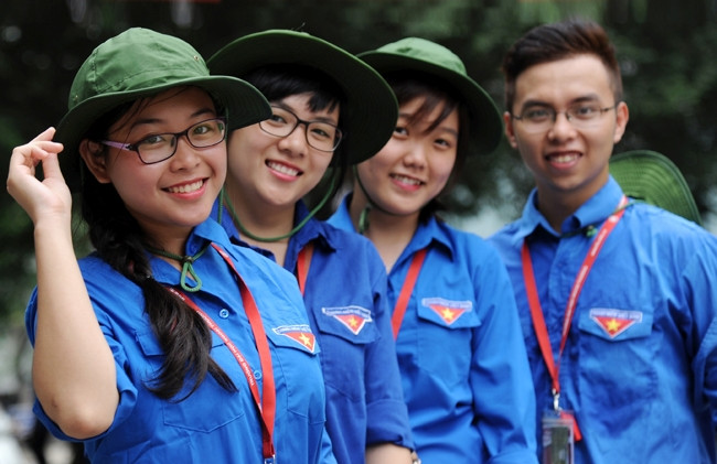 Để đưa đất nước phát triển nhanh và bền vững trên con đường xã hội chủ nghĩa thì không có gì hơn là xây dựng đất nước dựa trên phát triển con người. Ảnh: KHÁNH AN.