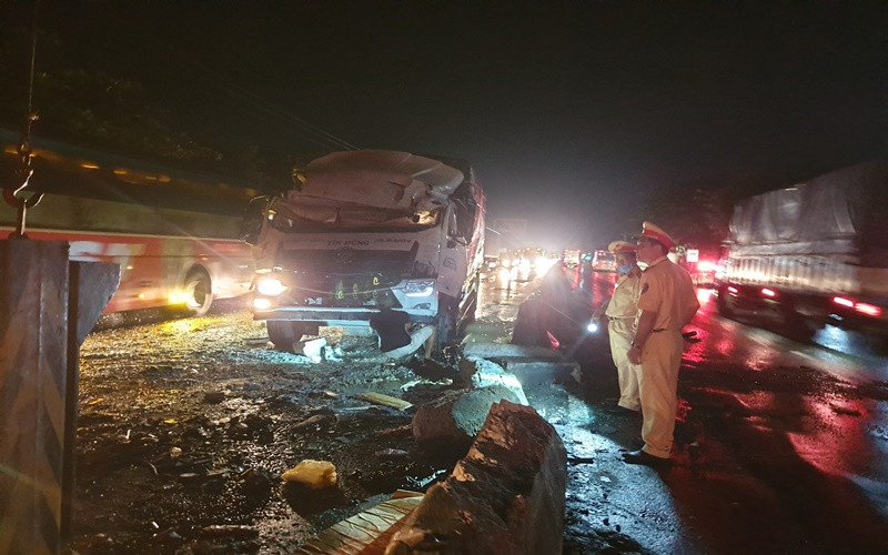 Cơ quan công an có mặt điều tra vụ tai nạn.