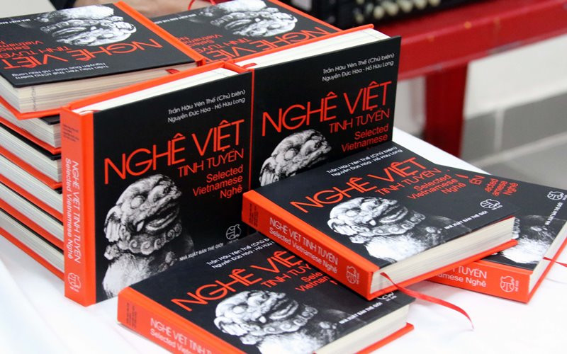 Ra mắt sách “Nghê Việt tinh tuyển”.