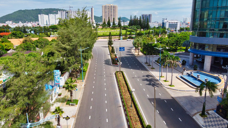 Đường phố Vũng Tàu vắng vẻ ngày giãn cách.