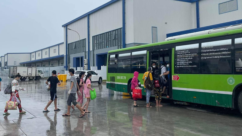 Ngày 12/9, tại khu điều trị bệnh nhân Covid-19 Thới Hòa (thị xã Bến Cát, tỉnh Bình Dương) có 1.000 ca khỏi bệnh xuất viện.