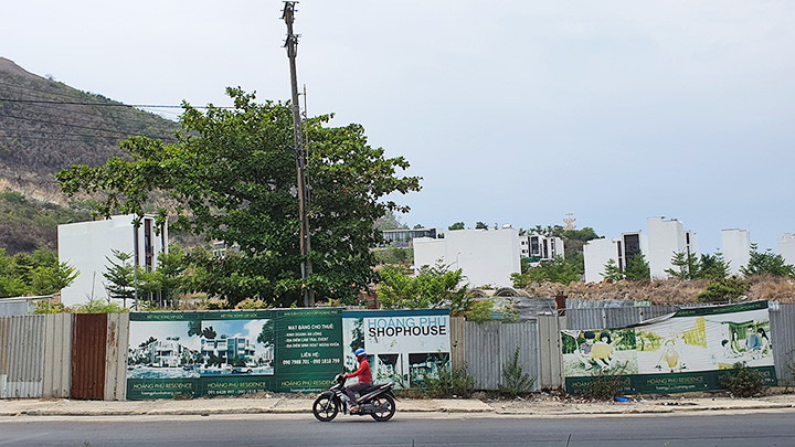 Dự án trên núi Cô Tiên thi công ẩu gây sạt lở khiến bốn người chết.