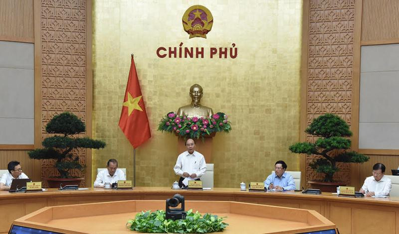 Thủ tướng Nguyễn Xuân Phúc phát biểu tại cuộc họp.