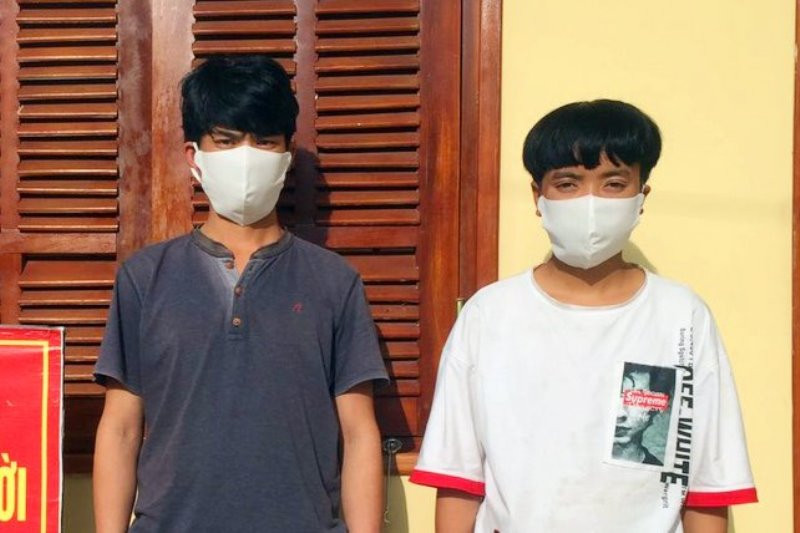 Tạm giữ hai người vượt biên trái phép từ Lào về Việt Nam.