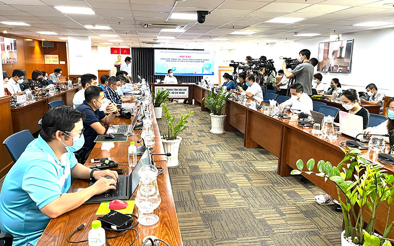 Toàn cảnh buổi họp báo.