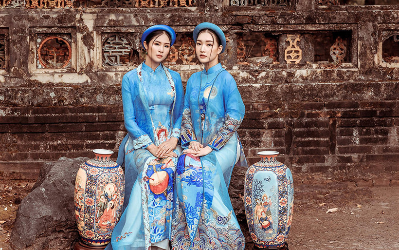 Bộ sưu tập áo dài của hoa hậu Ngọc Hân khai thác các họa tiết trang trí trong kiến trúc, mỹ thuật cổ Huế và hình ảnh nhã nhạc cung đình. (Ảnh: Ngọc Hân cung cấp)