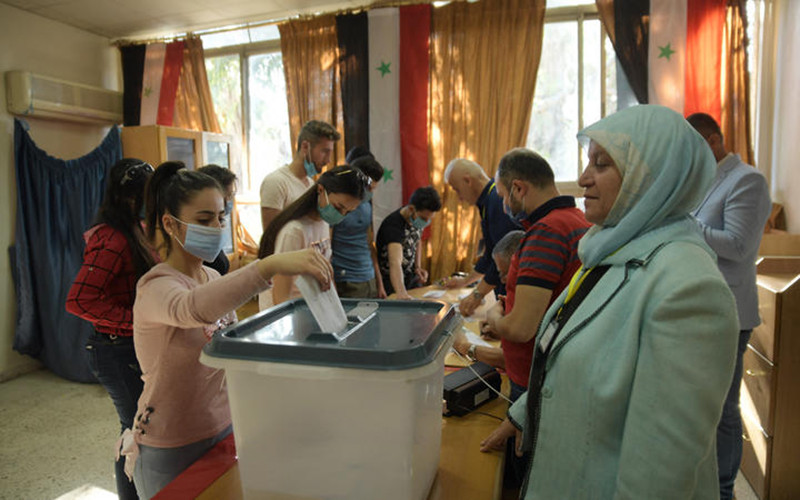 Một điểm bầu cử ở A-lép-pô.