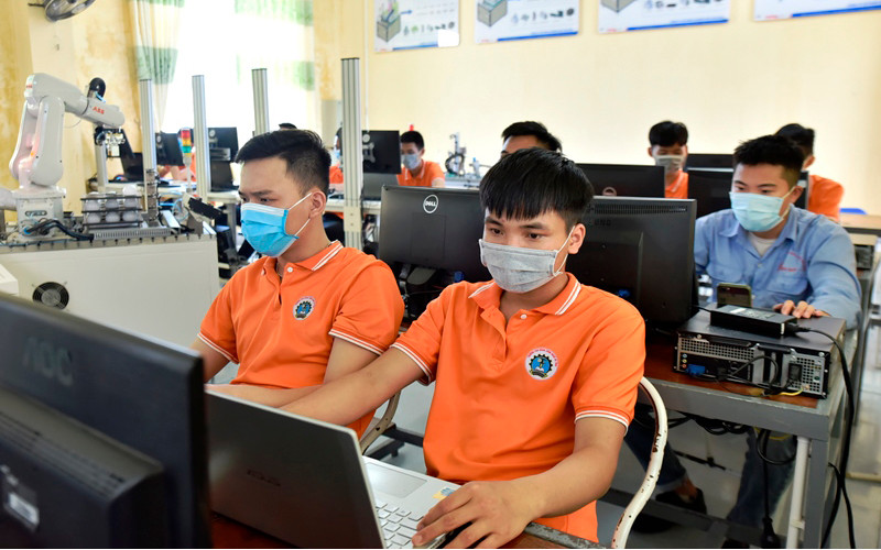 Nhiều sinh viên được đào tạo nghề theo chuẩn quốc tế có việc làm, thu nhập ổn định sau tốt nghiệp. 
