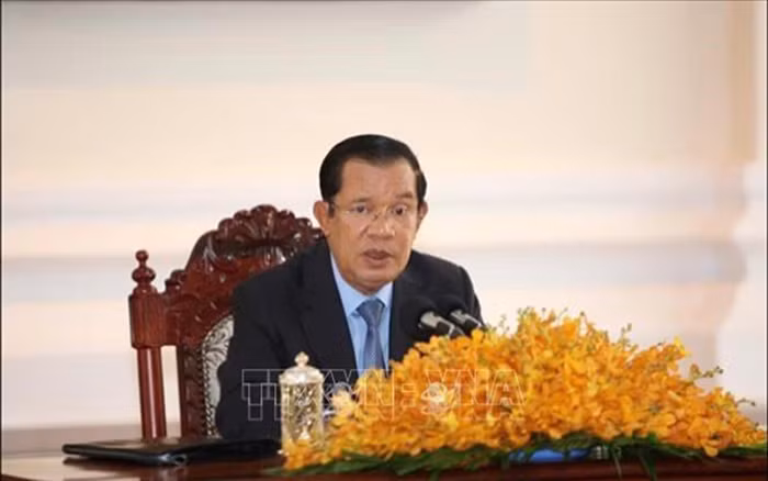 Chủ tịch Đảng Nhân dân Campuchia, Thủ tướng Chính phủ Vương quốc Campuchia Samdech Techo Hun Sen điện đàm với Tổng Bí thư Nguyễn Phú Trọng. Ảnh: TTXVN