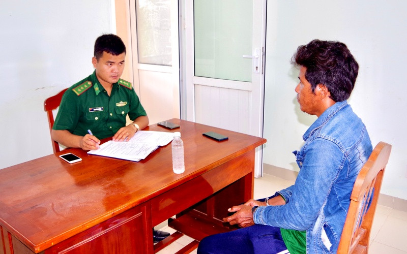 Nghi phạm Lý Phol bị bắt giữ để điều tra hành vi giết người.