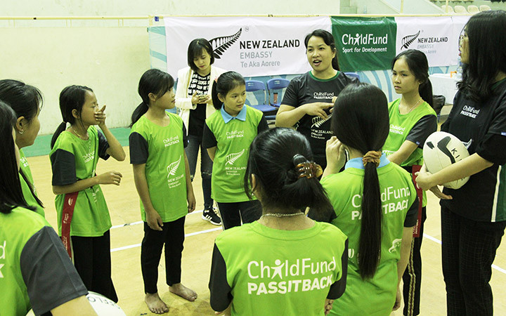 Hơn 11,5 nghìn bạn trẻ có cơ hội tiếp xúc với bóng bầu dục