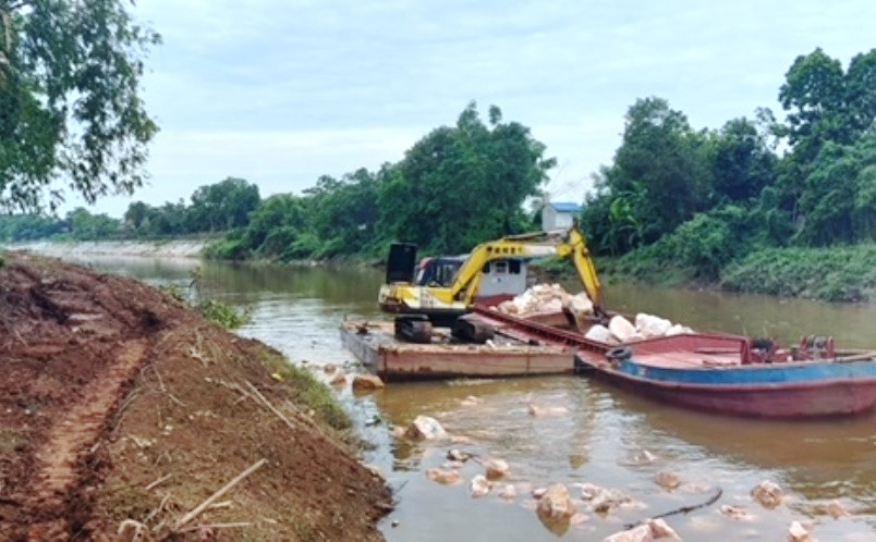 Dự án xử lý cấp bách chống sạt lở sông Bùi, đoạn qua địa bàn huyện Chương Mỹ. (Ảnh: Nhuệ Văn)