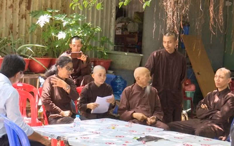 Cơ quan chức năng đã khởi tố vụ án liên quan đến những hành vi vi phạm, lợi dụng hoạt động tôn giáo, từ thiện để trục lợi tại Tịnh thất Bồng Lai. (Ảnh: TTXVN/tuoitre.vn).