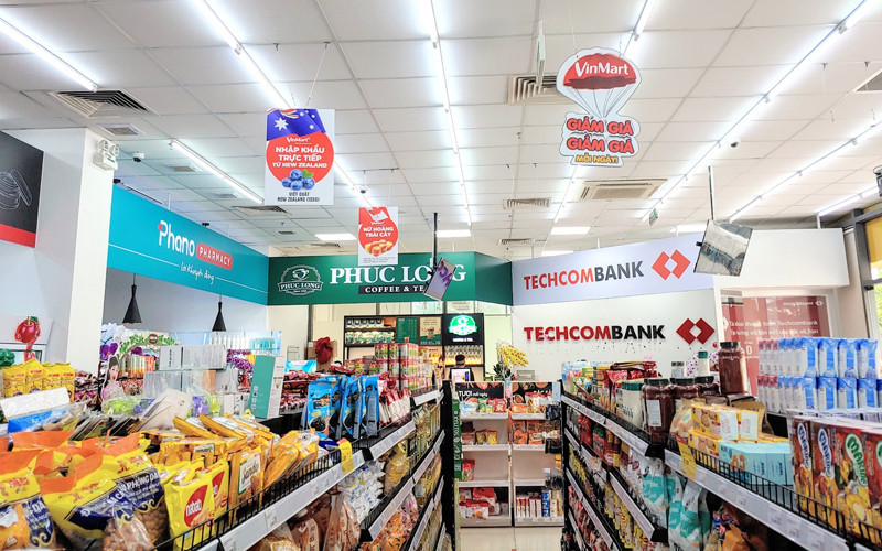 Các cửa hàng mini-mall tích hợp kiosk Phúc Long, dịch vụ ngân hàng Techcombank, dược phẩm Phano là một phần trong chiến lược Point of Life của Masan.