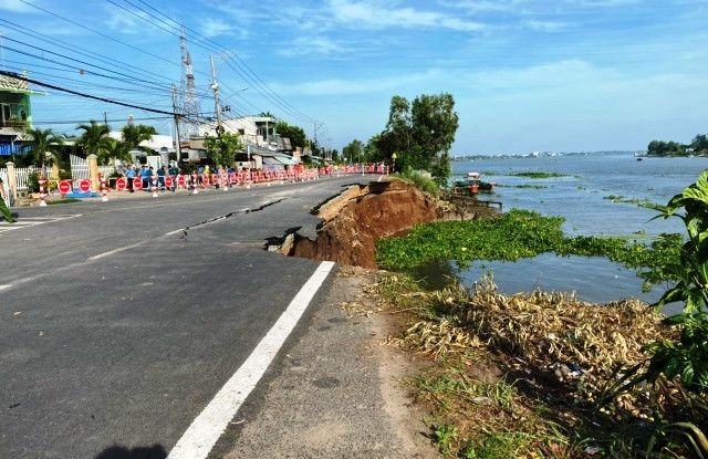 Sạt lở Quốc lộ 91 trong ngày 27-5.