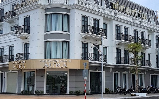 Cơ sở cung cấp dịch vụ “làm đẹp” không giấy phép vừa bị UBND tỉnh Cà Mau ra quyết định xử phạt 120 triệu đồng. 