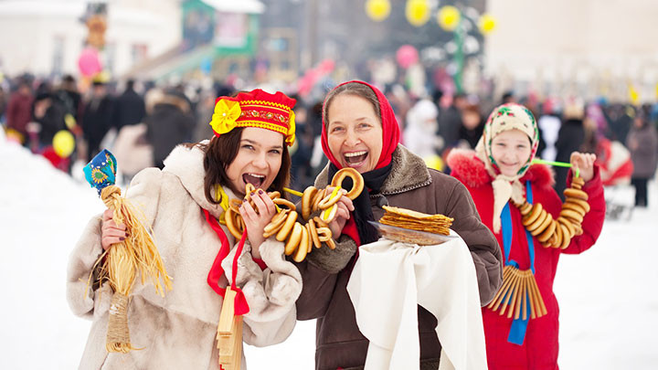 Những món bánh truyền thống trong lễ hội Maslenitsa. Ảnh: SHUTTERSTOCK