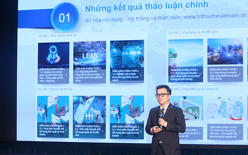 PGS, TS Trần Xuân Bách, Phó Chủ tịch Hội Liên hiệp thanh niên Việt Nam, Tổng Thư ký Diễn đàn Trí thức trẻ Việt Nam toàn cầu báo cáo tổng kết Diễn đàn lần thứ IV.