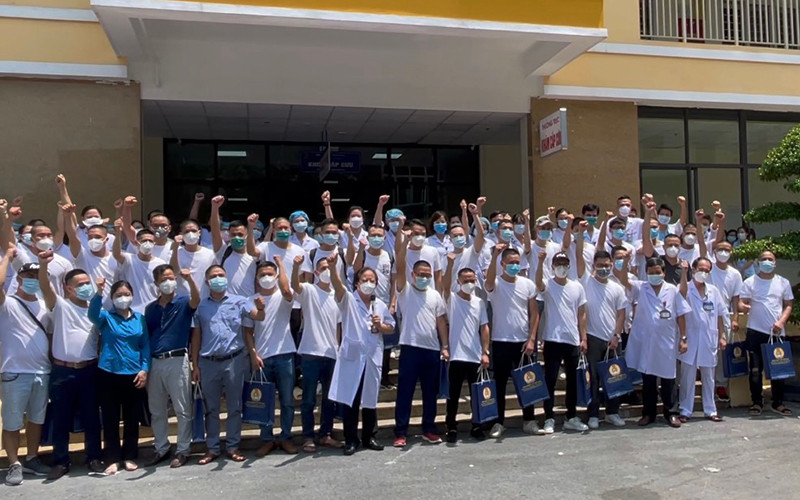 Đoàn cán bộ y tế Bệnh viện Phổi Trung ương quyết tâm hỗ trợ Đồng Nai khống chế được dịch bệnh. 