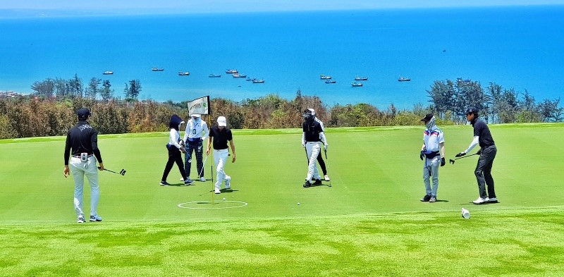 NovaWorld Phan Thiet vừa khai trương sân Golf PGA Ocean – một trong hai sân thuộc cụm sân Golf PGA 36 hố độc quyền tại Việt Nam. Ảnh: Novaland. 