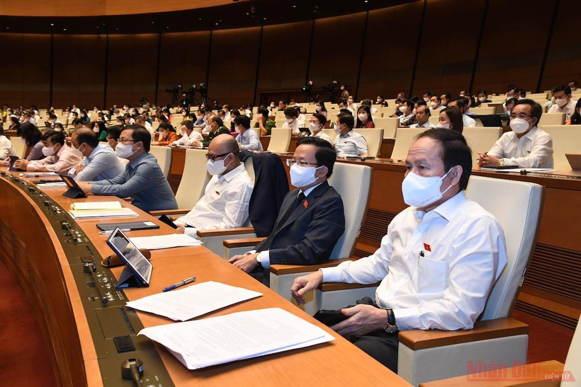 Các đại biểu tại Kỳ họp thứ nhất, Quốc hội khoá XV, sáng 28/7. Ảnh: QUANG HOÀNG