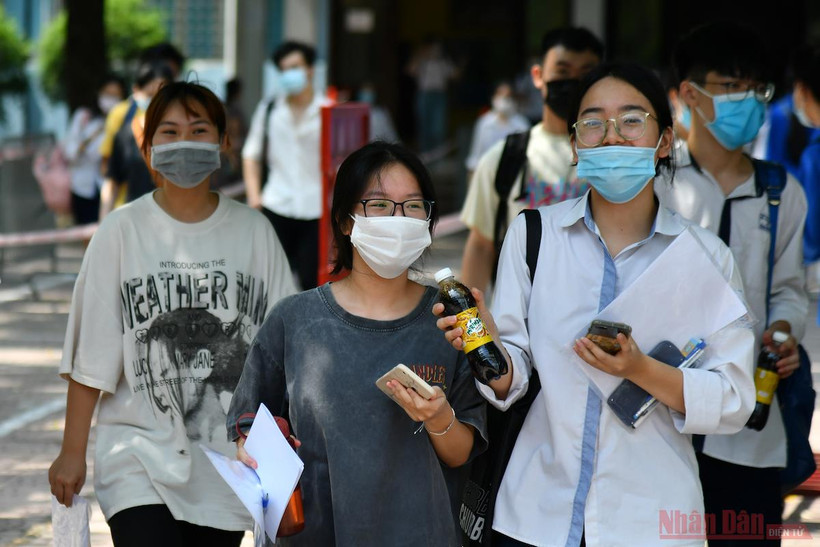 Thí sinh tại Kỳ thi tốt nghiệp trung học phổ thông 2021 tại Hà Nội. ẢNh: THUỶ NGUYÊN