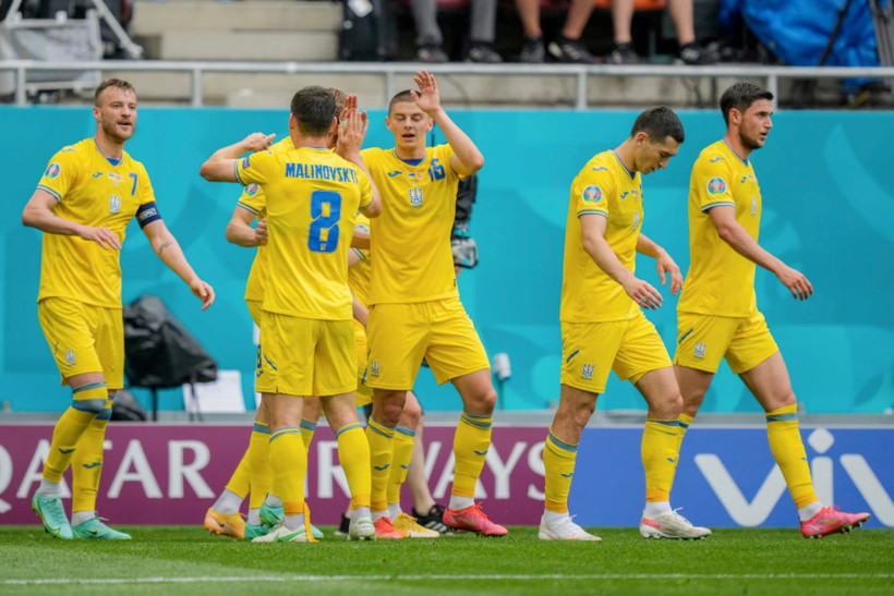 Tuyển Ukraine nhập cuộc đầy thận trọng. (Ảnh: UEFA)