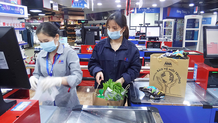 Hiện nay, nhiều siêu thị đã sử dụng các loại túi đựng có chất liệu thân thiện với môi trường.