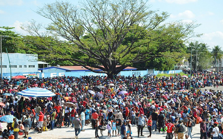 Người di cư tập trung ở miền nam Mexico xin thị thực nhân đạo.