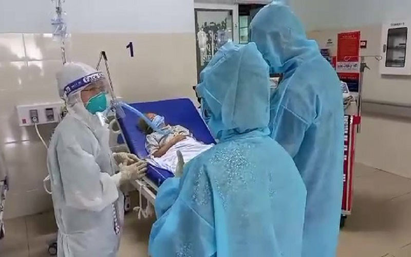 Dồn nhân lực và trang thiết bị tốt nhất điều trị bệnh nhân Covid-19 nặng