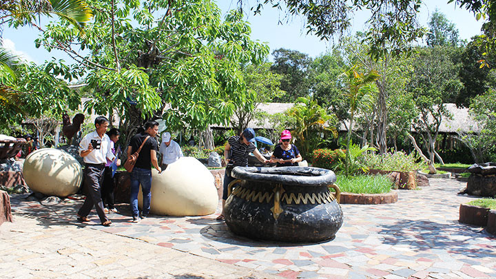 Suối khoáng nóng Bình Châu