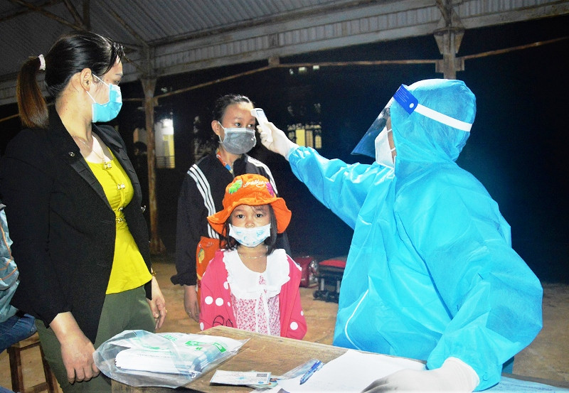 Các công dân được kiểm tra y tế ngay sau khi về đến nơi an toàn. 