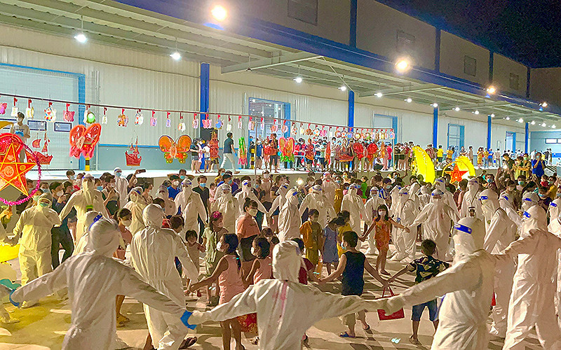 “Lồng đèn thắp sáng ước mơ” đã đến với nhiều thiếu nhi có hoàn cảnh khó khăn trên khắp cả nước.