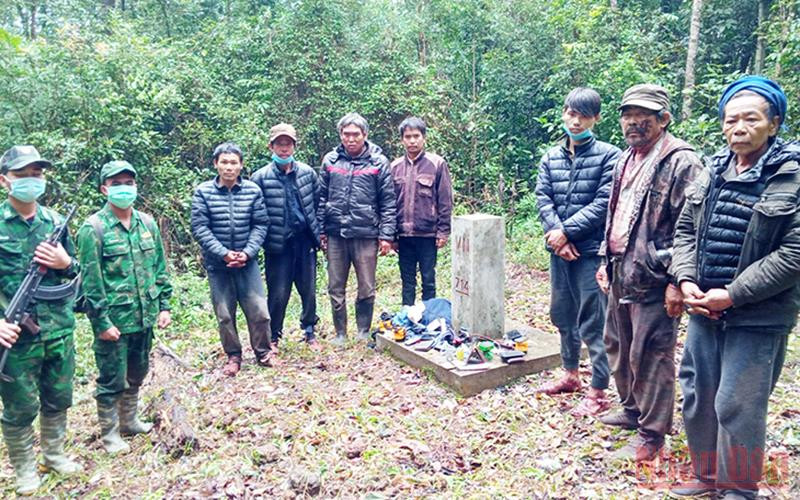 Đồn Biên phòng La Êê bắt giữ 7 người nhập cảnh trái phép. 