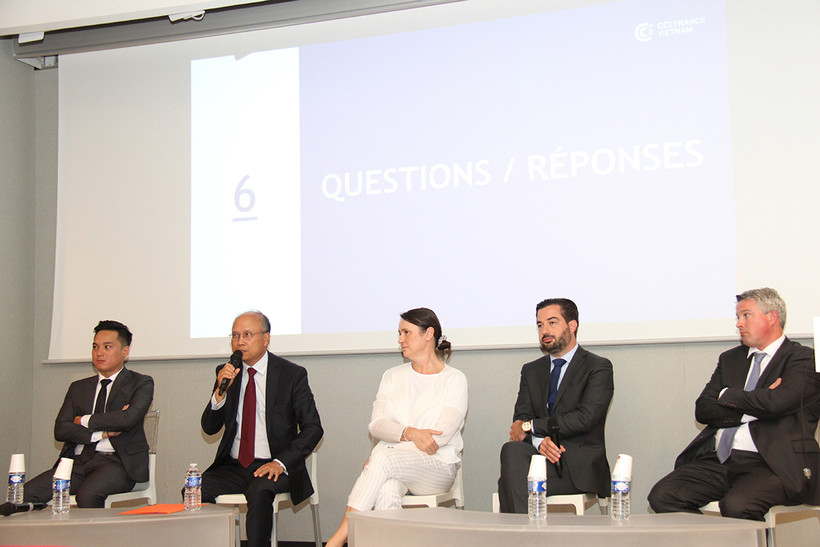 Đại sứ Đinh Toàn Thắng và lãnh đạo CCI Pháp Việt Nam, CCI Paris cung cấp các thông tin hữu ích về môi trường và chính sách đầu tư của Việt Nam.