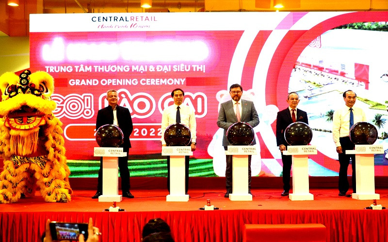 Khai trương, đưa siêu thị lớn nhất ở Lào Cai vào hoạt động.