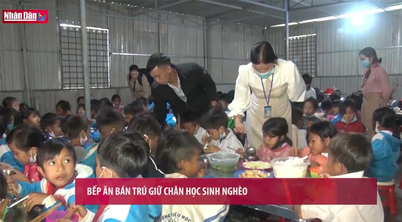 Bếp ăn bán trú giữ chân học sinh nghèo