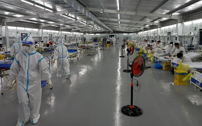 Các y, bác sĩ Bệnh viện Việt Đức đảm nhiệm điều trị tại 1 Trung tâm Hồi sức tích cực Covid-19 của Bộ Y tế tại TP Hồ Chí Minh.