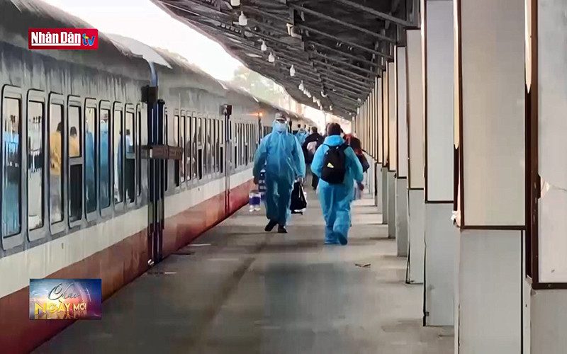 Hơn 700 người dân Hà Tĩnh được bố trí tàu hỏa về quê