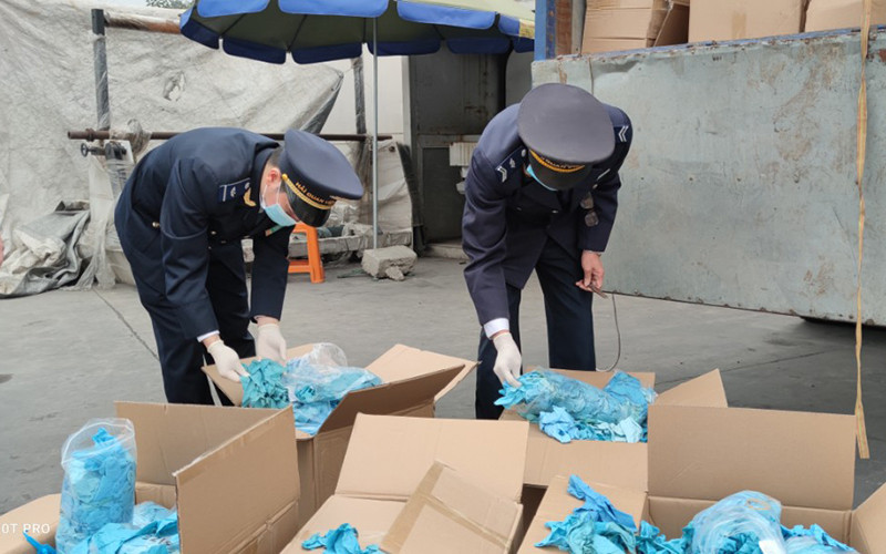 Thực hiện kiểm tra thực tế toàn bộ lô hàng nhập khẩu.