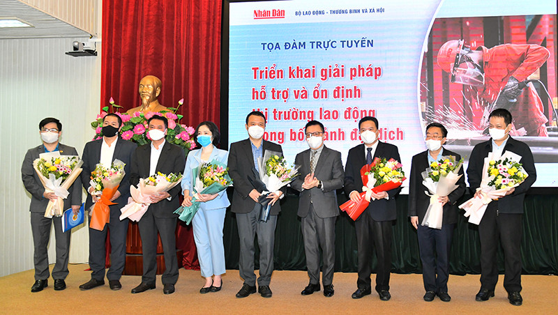 Tọa đàm trực tuyến về giải pháp hỗ trợ, ổn định thị trường lao động trong bối cảnh đại dịch