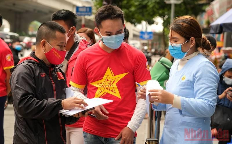 Cổ động viên trận Việt Nam - Nhật Bản xét nghiệm Covid-19, sẵn sàng “tiếp lửa” cho đội tuyển