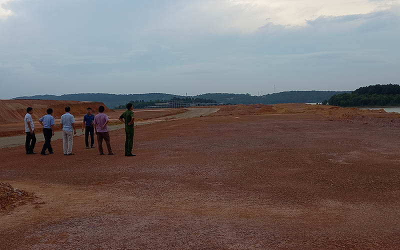 Đại diện Bộ NN-PTNT và Cục Cảnh sát môi trường, Bộ Công an kiểm tra tại dự án sai phạm của Công ty TNHH Đại Lải.