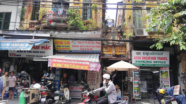 Việc trùng tu, tôn tạo khu vực phố cổ vẫn còn nhiều khó khăn.