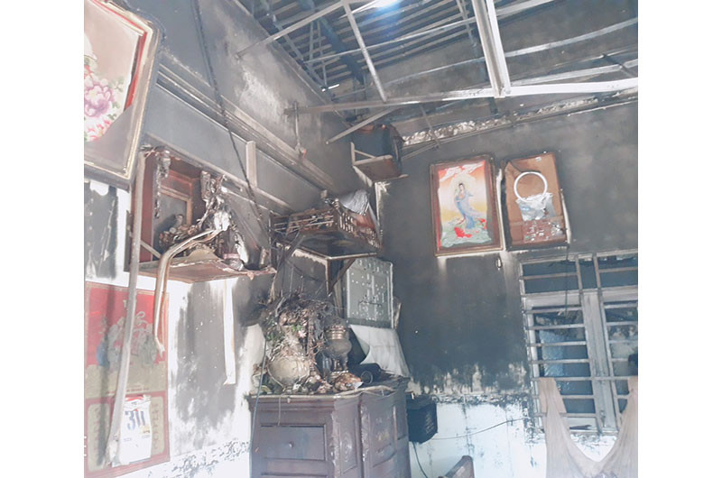 Căn nhà bà Diễm bị cháy.