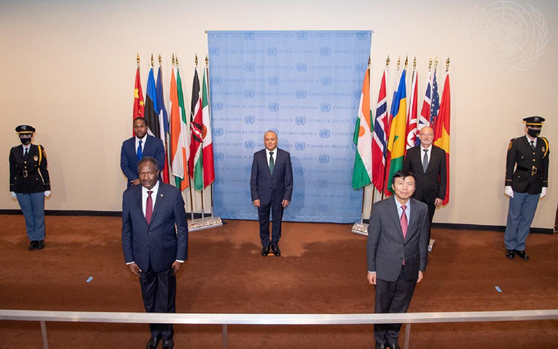 Lễ hạ cờ kết thúc nhiệm kỳ của 5 nước Ủy viên không thường trực HĐBA LHQ, trong đó có Việt Nam.