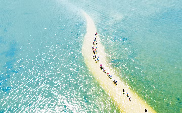 Độc đáo con đường nổi vượt biển