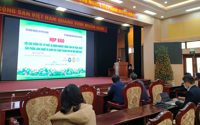 Quang cảnh họp báo.